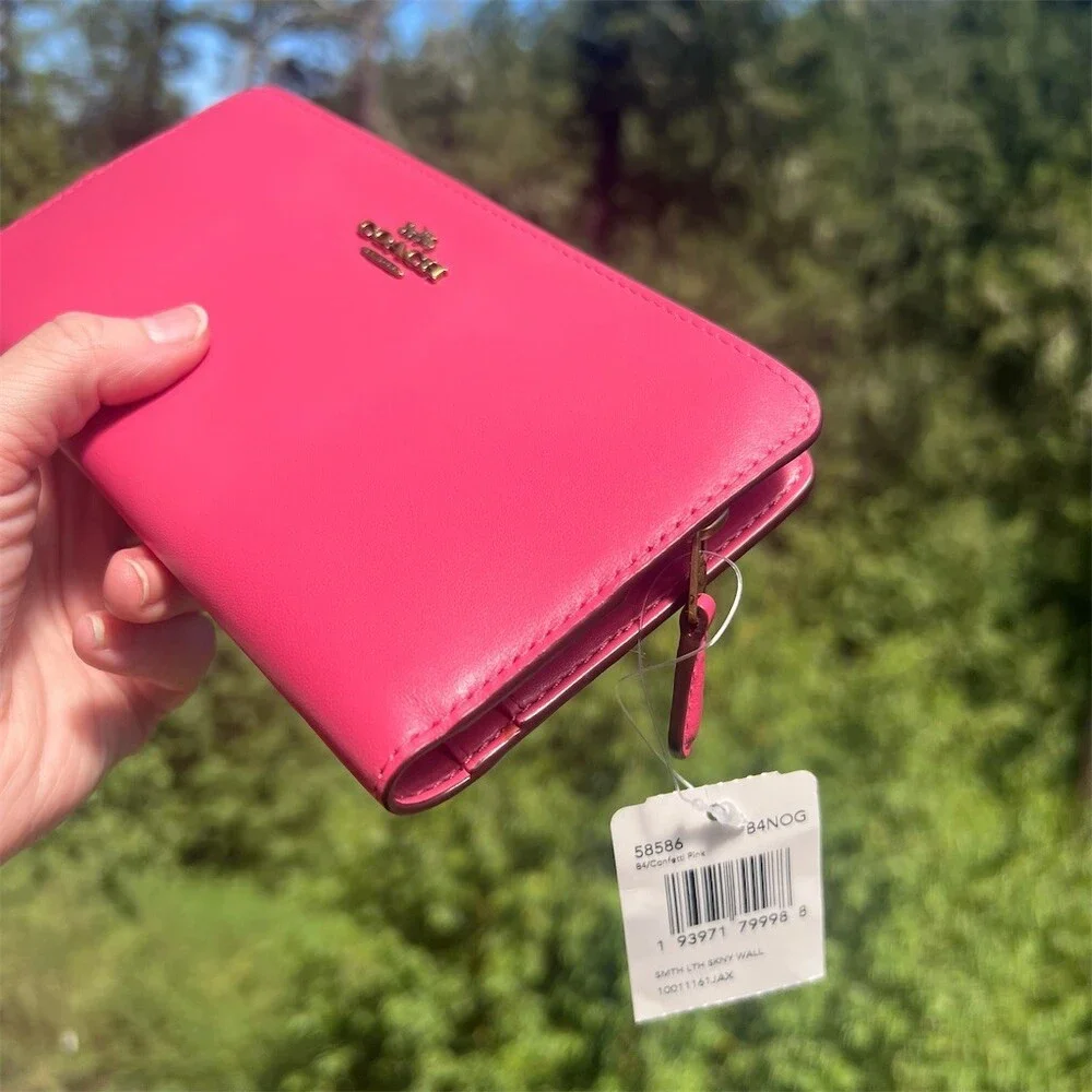 COACH Confetti Pink Smooth Leather Bifold Wallet Wallet with Gold Hardware NWT